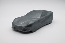 modello auto in ceramica tipo Ferrari