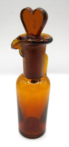 Vintage bottle heart cap - vintage, bottle-heart