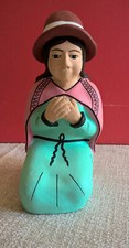 STATUA DONNA IN PREGHIERA PRESEPE PERUVIANA REALIZZATA A MANO 20X11X10H CM 