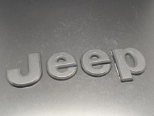 JEEP LOGO METALLO SIGLA EMBLEMA FREGIO STEMMA SCRITTA BADGE TARGA TARGHETTA NOME