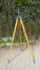 Treppiede in legno per