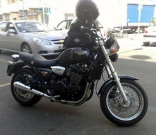 VENDO MOTO TRIUMPH LEGEND 900 TT