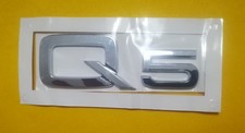 STEMMA TARGHETTA SCRITTA LOGO FREGIO BAULE POSTERIORE AUDI Q5 GRIGIO CROMATO