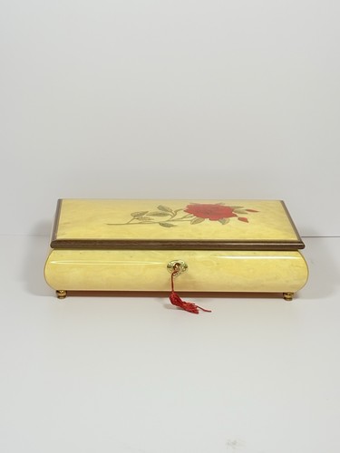 Music box vintage - vintage, carica