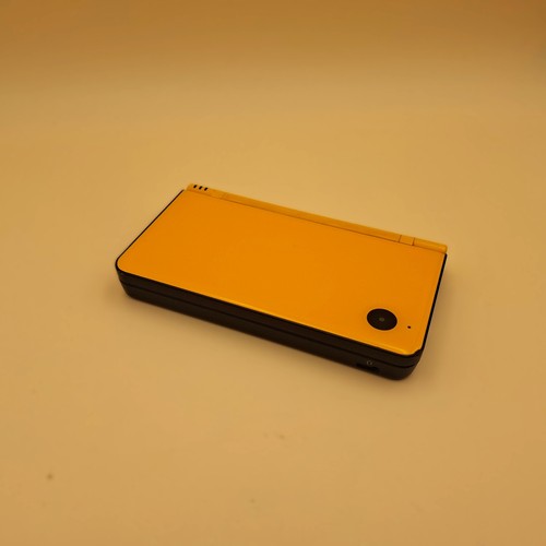 Nintendo dsi gialla nera - nintendo,