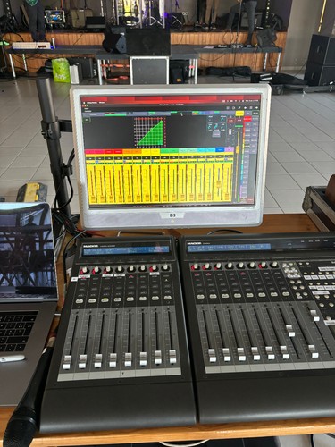 Mackie control universal mcu - universal, +