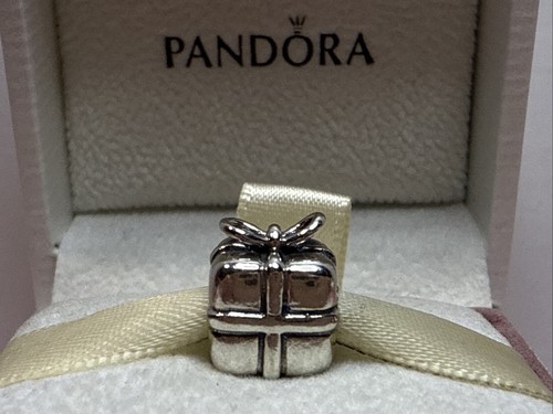 233b nwot auth pandora - 233b,