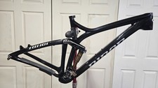 Telaio MTB in carbonio medio