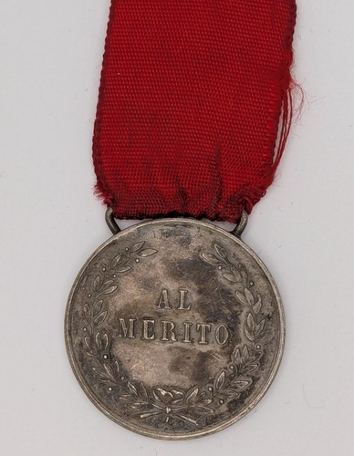 Medaglia italiana con nastro