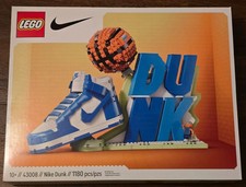 *NUOVO* Nike Dunk x LEGO Set