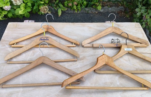 Stock gruccia abiti legno - stock,