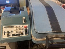 Calcolatrice e custodia