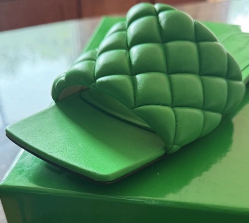 Sandalo piatto elasticizzato