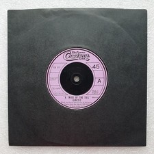 GENESIS: A Trick Of The Tail / Ripples - UK 7" (45) Single; 1st issue