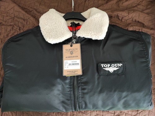 Top gun type bomber - top,