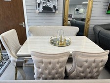 Tavolo da pranzo in marmo con