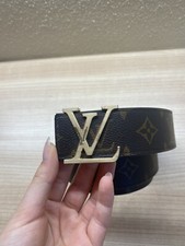 Cintura Louis Vuitton LV Initiales 40 mm reversibile Unisex (€ Iniziale 450€)