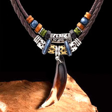 Collana con ciondolo dente di