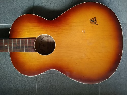Chitarra acustica vintage