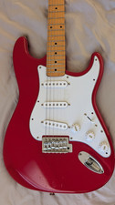 Chitarra Fender Squire Stratocaster rossa 1989 anni 90 E9 Korea con custodia aggiornamenti ed extra