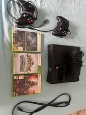 xbox 360 s console, cavo alimentatore, cavo hdmi, controller (+ cavi) e giochi