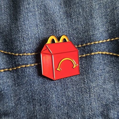 Spilla pins badge - spilla,