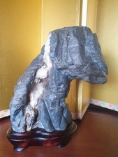 Suiseki palombino cascata