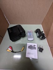 Mini proiettore a led full HD con alimentatore e telecomando