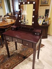 Mobile toletta per trucco con