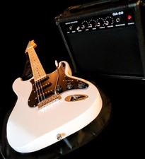 🎸FREE SHIPPING!🎸+AMP! S