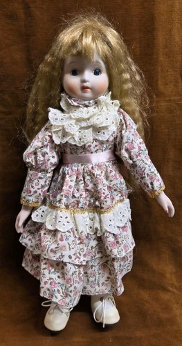 Beautiful porcelain and cloth - beautiful,