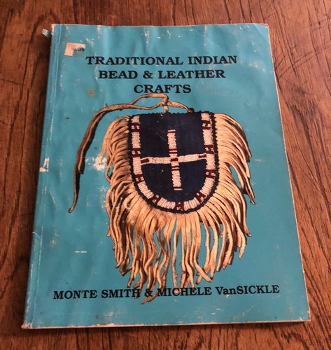 Libro vintage modelli nativi