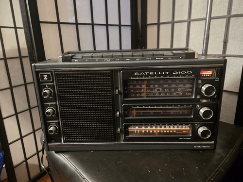 Grundig satellite 2100 world - grundig,