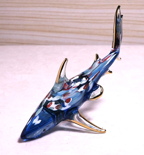 Statuina squalo blu fatta - , a