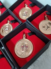 Collana con ciondolo segni