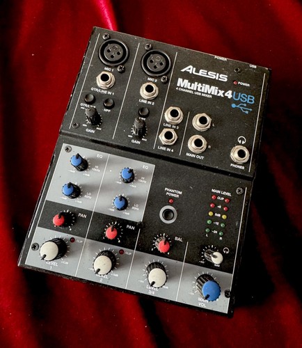 Alesis multimix usb mixer - 4,