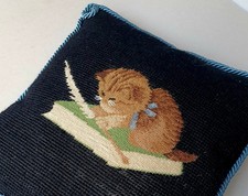 Cuscino Decorato a mano 'Gatto amanuense'