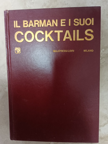 Barman suoi cocktails - e, i