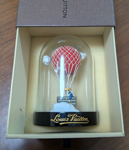 Louis vuitton snow dome globe - louis,