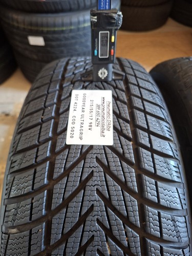 Pneumatici 215 98 v - 215/55/17,