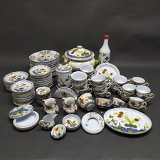 Servizio piatti tazzine e