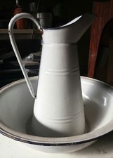 vecchio  bacile con brocca