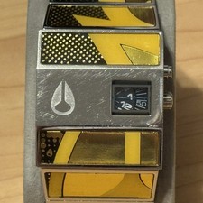 Orologio Surf Uomo Analogico Giallo Tecnologia Nixon The Rotolog Direct Time FUNZIONANTE