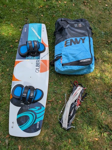 Attrezzatura kitesurf con kite - attrezzatura,