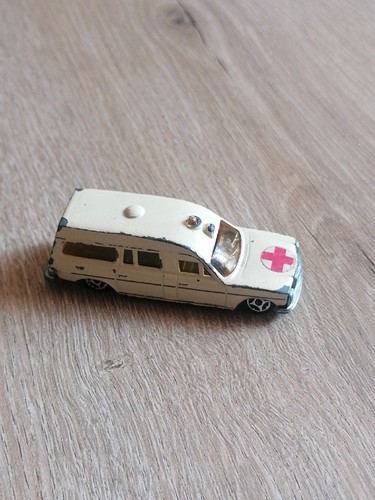 Matchbox lesney ambulance - lesney,