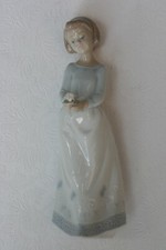 Adorable Lladro Treasures of Childhood Figurine #6982 with Box!