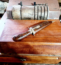 COLTELLO CON MANICO E FODERO