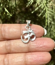 Ciondolo Aum Om simbolo