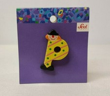 SPILLA Vintage,GIOIELLO ANNI '90 - SEVI, LEGNO, ALFABETO LETTERA P - PAGLIACCIO