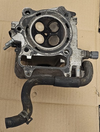 Testata completa con - con, valvole